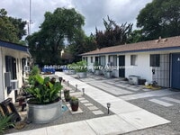 Building Photo - AVAILABLE DECEMBER - 2 bed / 1 Bath Single...