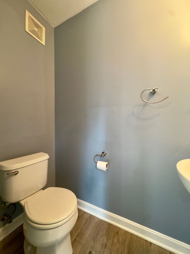 Building Photo - Charming 3BD/2BA/2 Half Bath Townhome with Garage in Havre de Grace, MD!