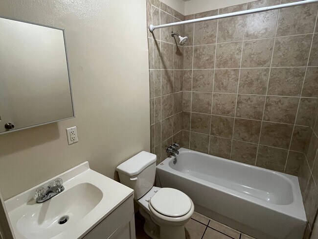 Building Photo - 101-103 Love Street