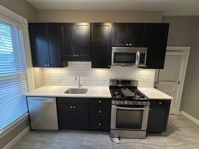 Building Photo - W King Ave 101-101.5 MLR