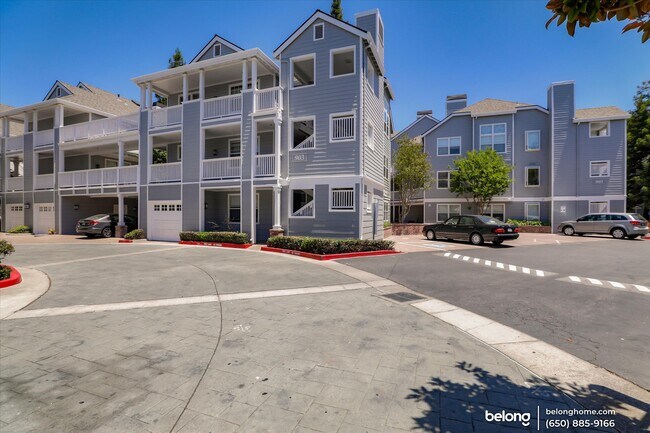Building Photo - 905 Sunrose Ter