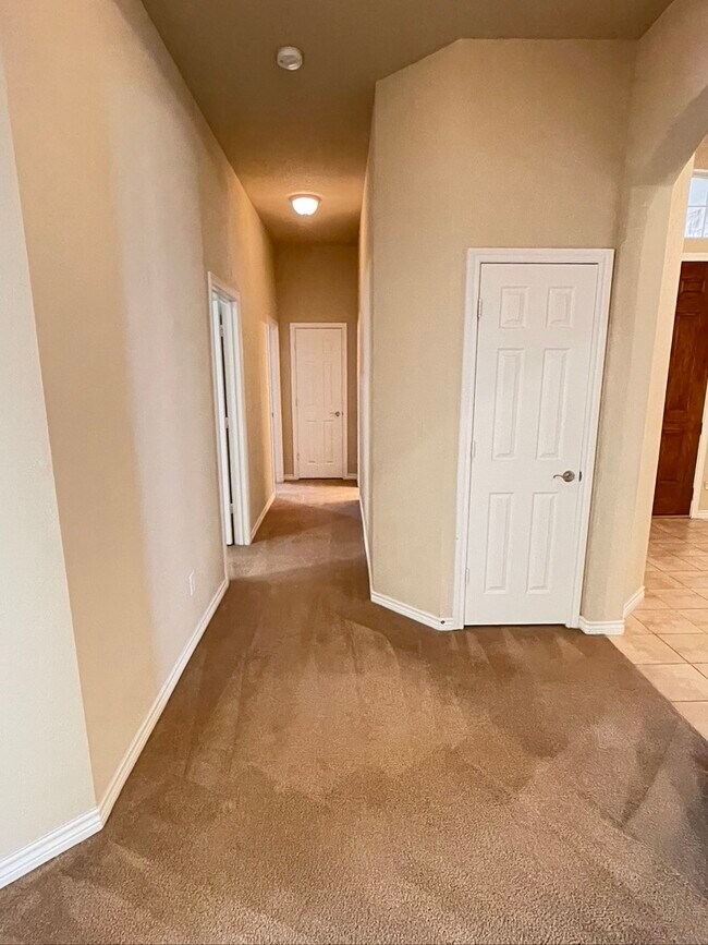 Building Photo - 5908 Parkplace Dr