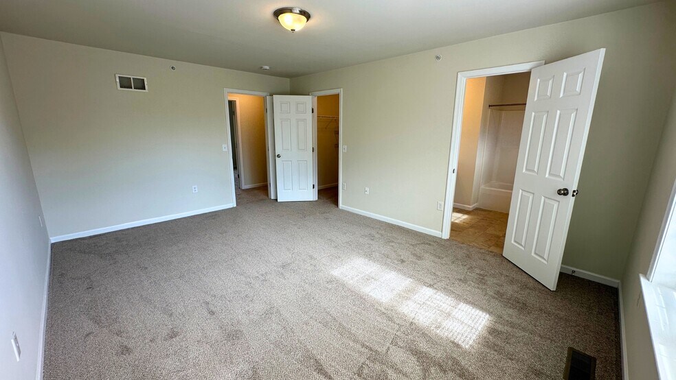 Building Photo - 344 Alexandria Ct