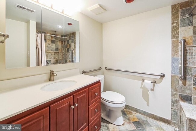 Building Photo - 1804 Mountainview Dr