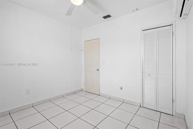 Building Photo - 911 E 32nd St