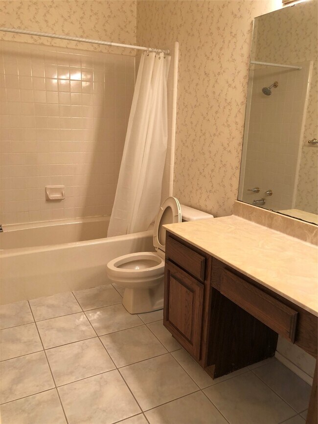 Building Photo - 921 Marine Dr