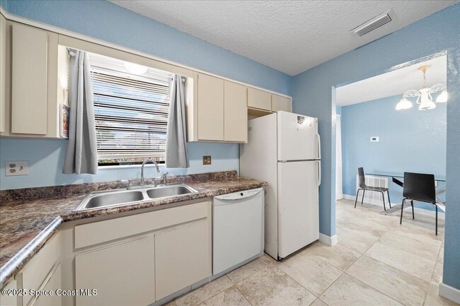 Building Photo - 701 Elmont St NW