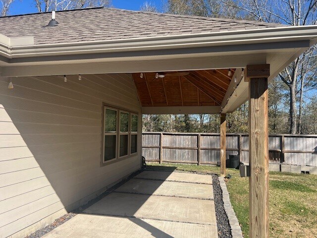 Building Photo - 18984 Caney Frst Dr