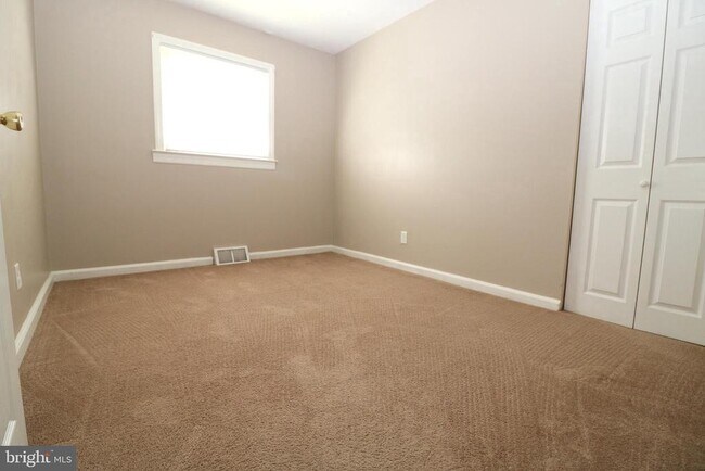 Building Photo - 218 Webbs Ln