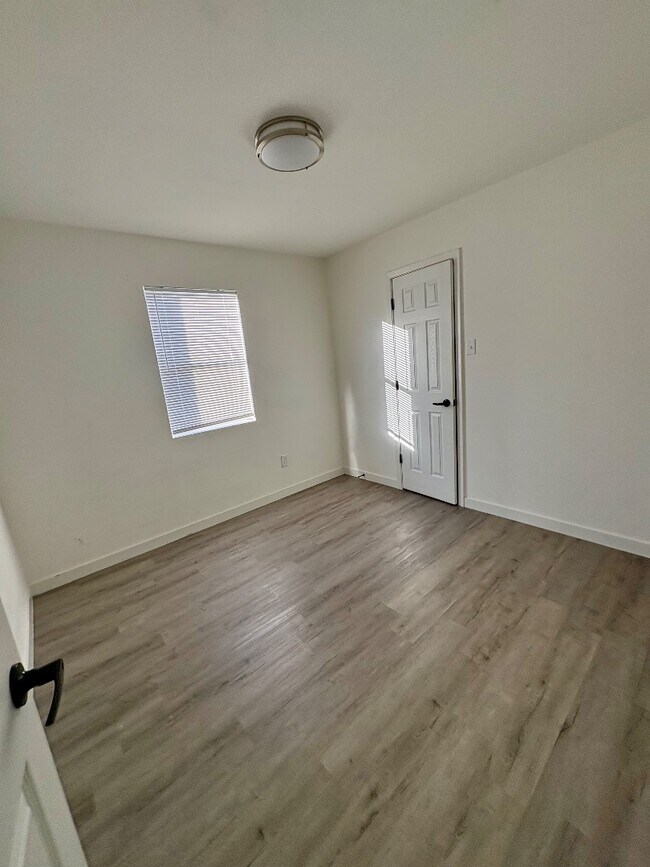 Building Photo - 4506 Windcrest Dr