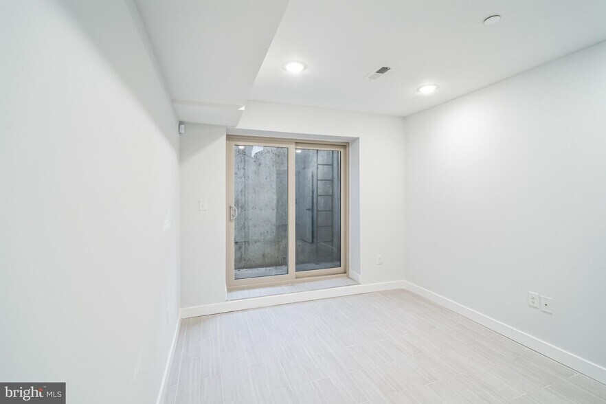 Building Photo - 2415 N 7th St