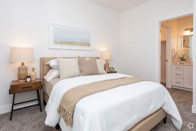 2BD, 2.5BA - Bedroom - Vintage at SLO