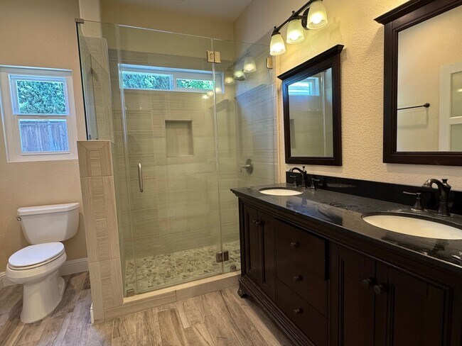 Building Photo - Nicely updated Rocklin home! A must see!