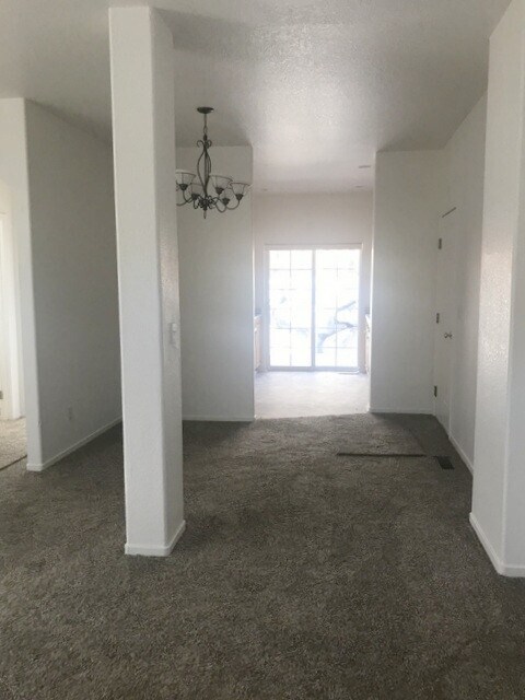 Building Photo - Great home In sparks..Close to everything!!!