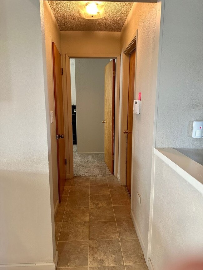 Building Photo - Beautiful Country Home! With Bonus Office/Den Room