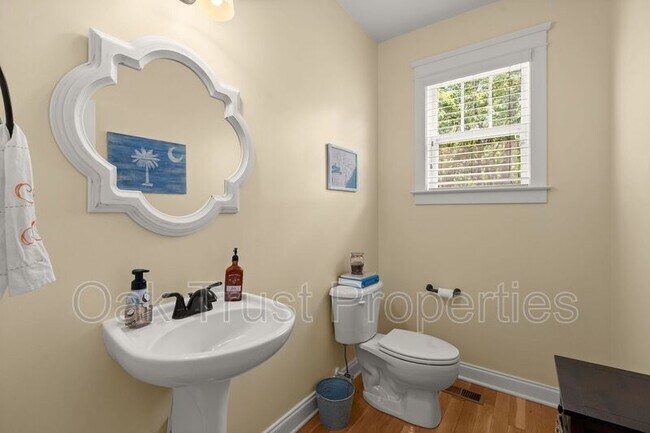 Building Photo - 127 Blackwater Dr