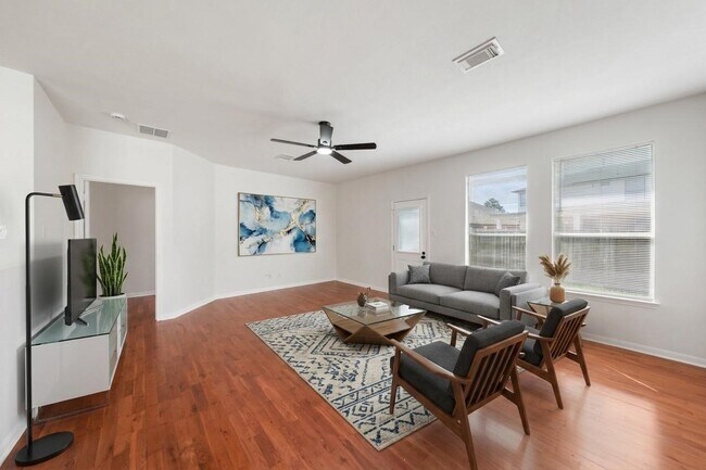 Building Photo - 923 Shirefield Ln