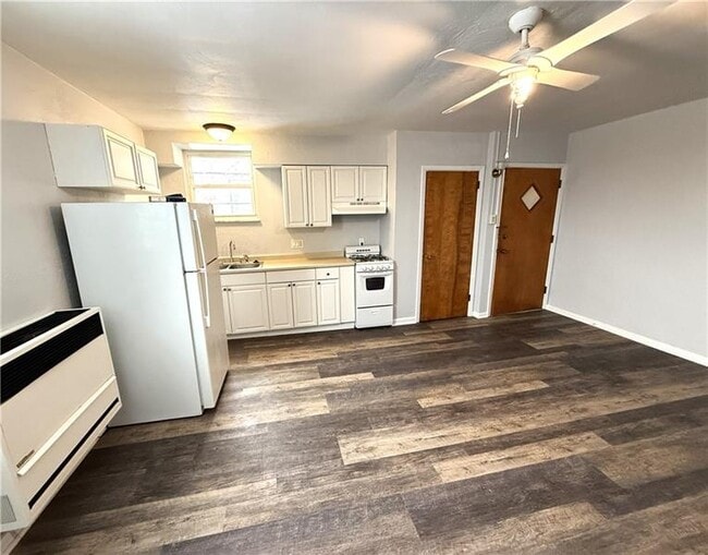 Building Photo - 2811 Brownsville Rd