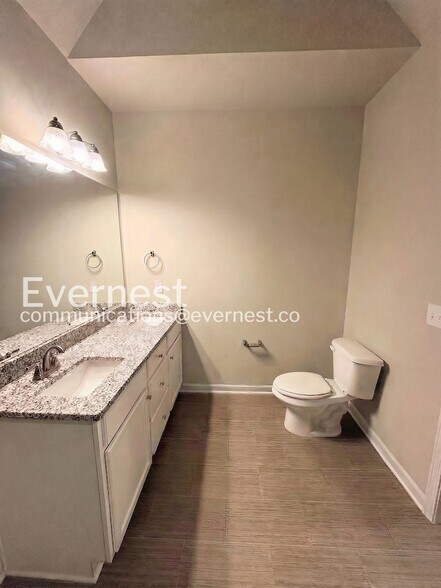 Building Photo - 105 Culver St