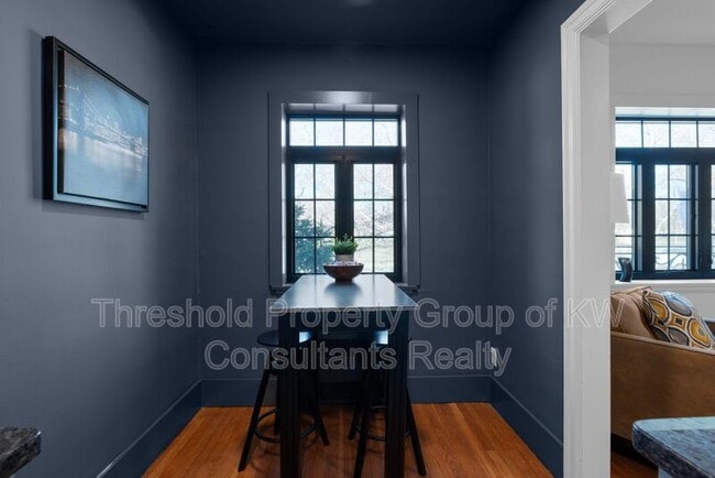 Building Photo - 451 E Town St