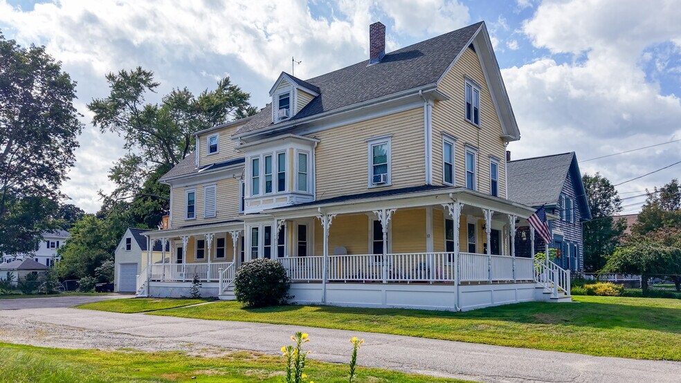 Building Photo - 10 Barrows St