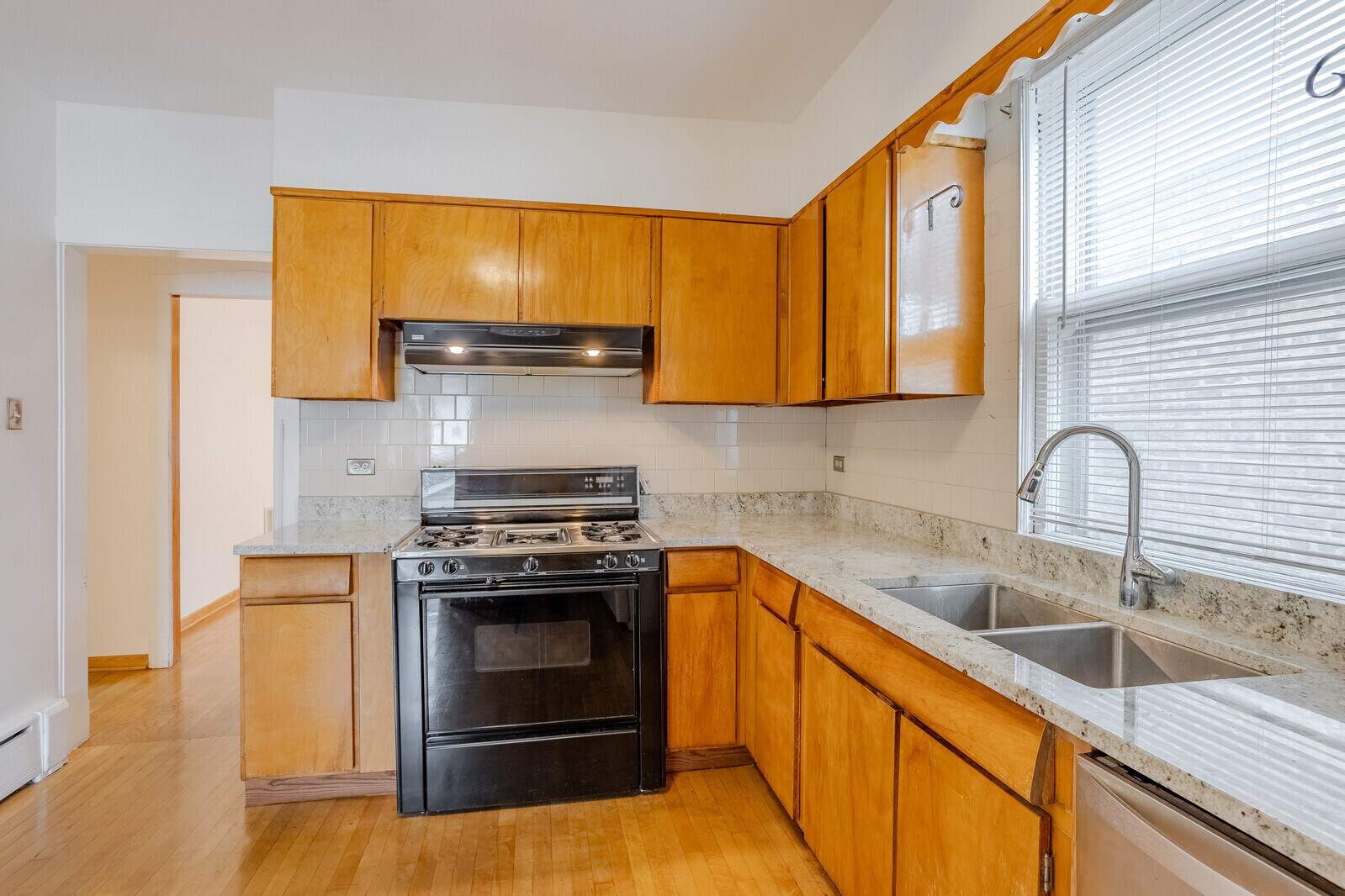 Kitchen - 5250 N Lieb Ave