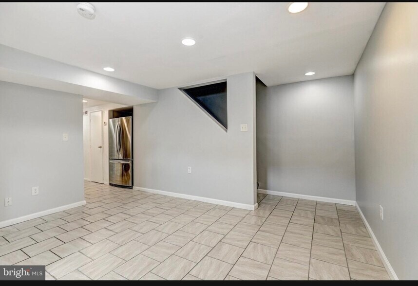 Building Photo - 4506 Furley Ave