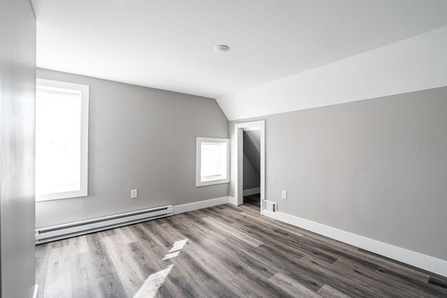 Building Photo - Rare Frederick Townhouse Unit - across from Whole Foods, St. Mary's, Bradford Beach