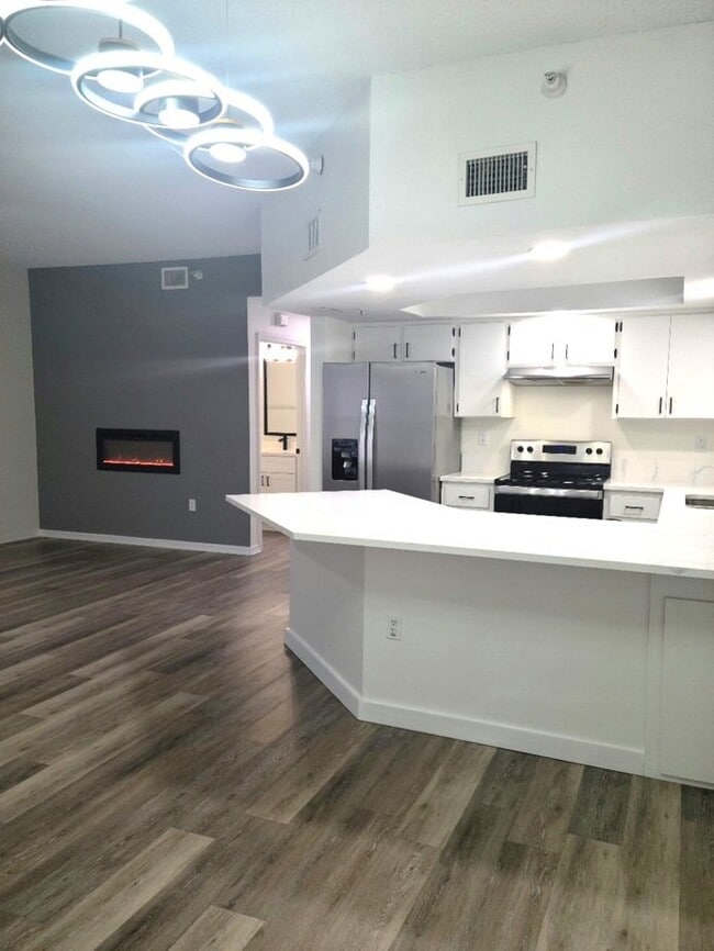 Building Photo - 10490 Chalmer St