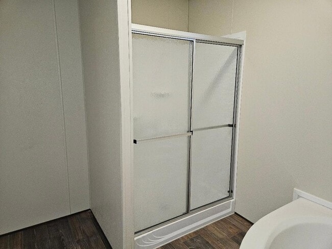 Building Photo - 482 McDonald Ln W