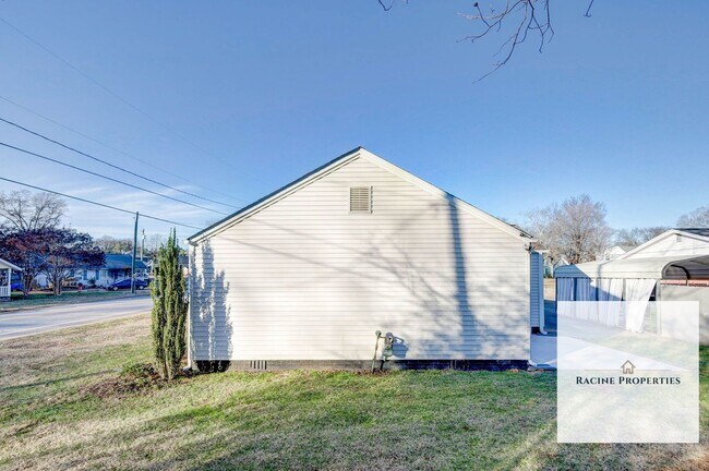 Building Photo - Charming Three Bedroom in Greer, SC