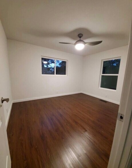 Building Photo - 565 Lakeland Dr