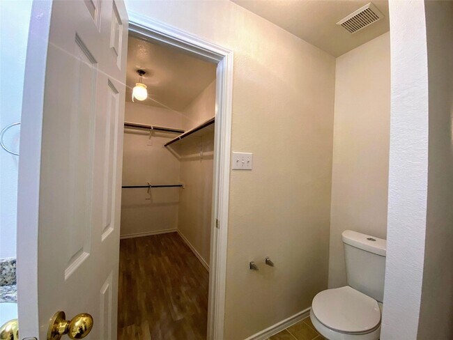 Building Photo - 1003 Sipapu Ct