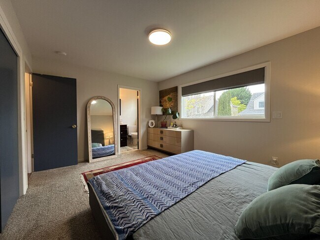 Building Photo - Comfortable Living in Bethany with Two Separate Units, Expansive 0.45-Acre Lot & Versatile Detach...