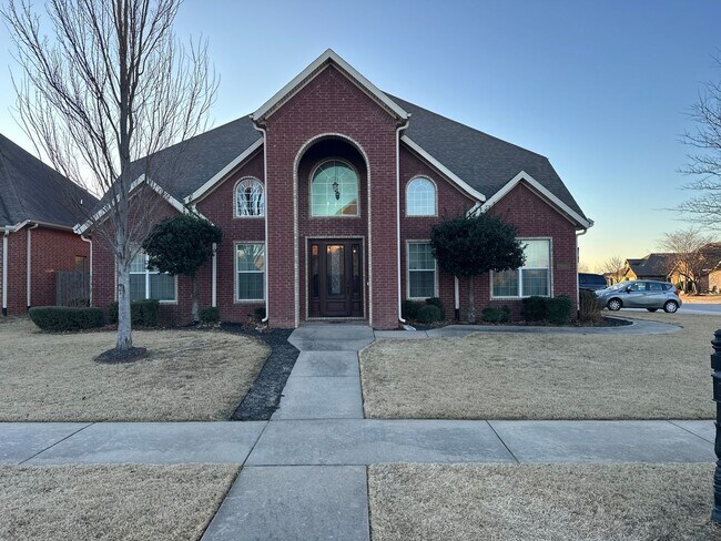 Building Photo - Available March 1st!  Modern 5-Bedroom 4-Bathroom Home in SW Bentonville