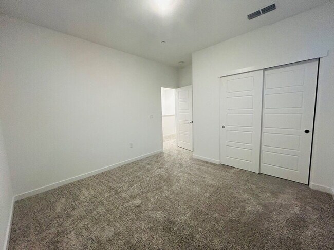 Building Photo - 3760 Oyster Pt Wy