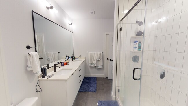 Building Photo - 2220 Webberville Rd