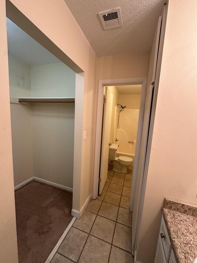 Building Photo - 334 Woodham Ct