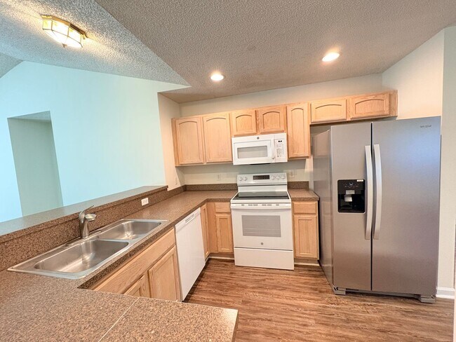 Building Photo - 10 Broadland Cir