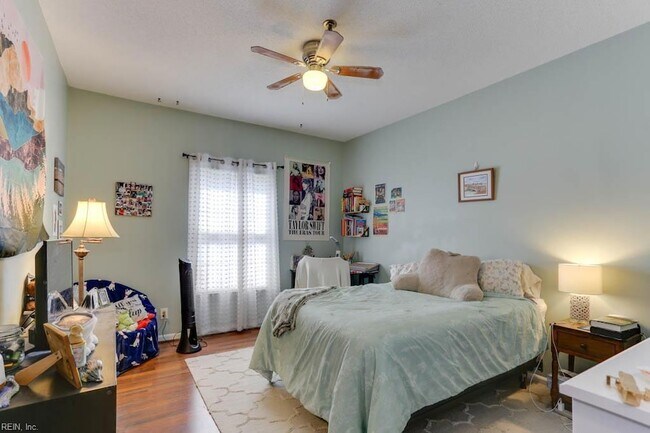 Building Photo - 321 Duke St