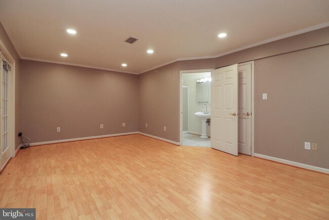 Building Photo - 3860 Inverness Rd