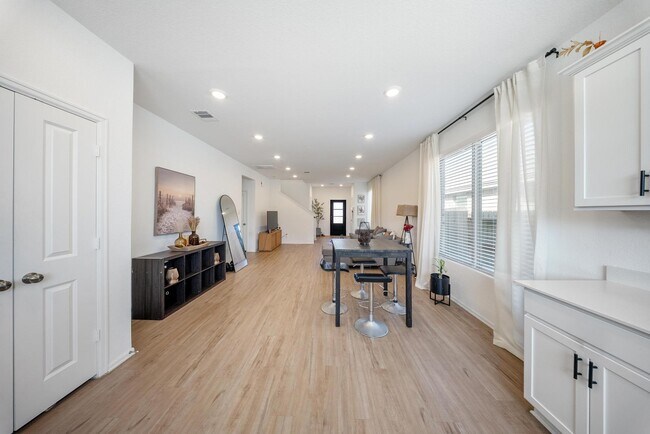 Building Photo - 6304 Barrington Clf Trl