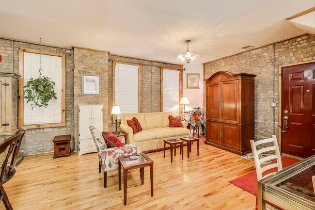 Building Photo - 1509 W Thomas St