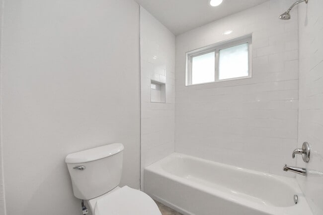 Building Photo - 6034 John Dreaper Dr