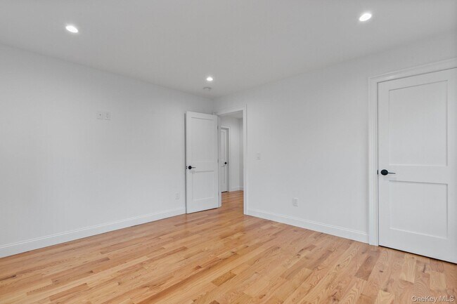 Building Photo - 65 Paulding Ln