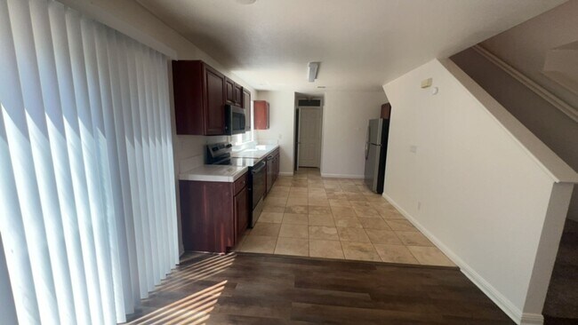 Building Photo - 3749 Compass Pointe Ave