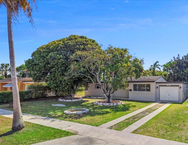 Building Photo - 30100 SW 168th Ct