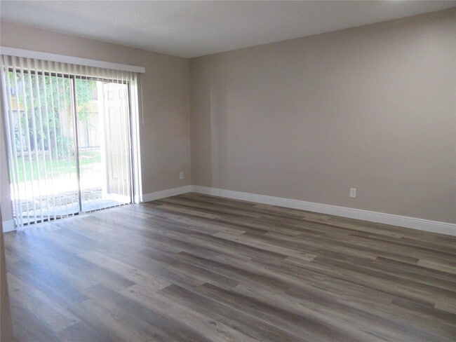 Building Photo - 11515 NW 44th St