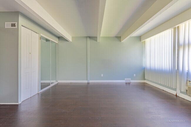 Building Photo - 4800 S Drexel Blvd