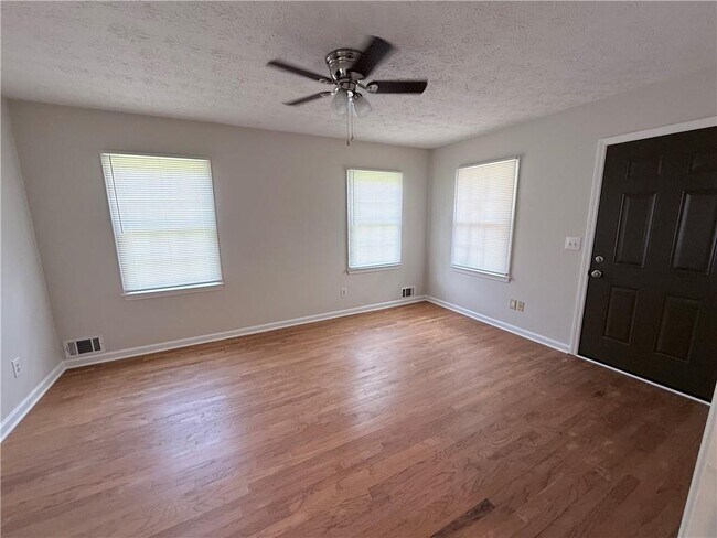 Building Photo - 40 Salem Ridge
